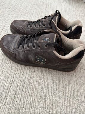 ipath Brown Suede Skate Sneakers